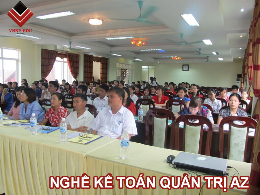Nghề kế toán quản trị AZ